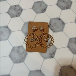 Elegant Gold Honeycomb Earrings